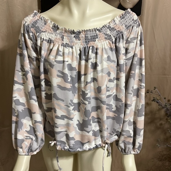 Camouflage Off Shoulder Blouse - Picture 2 of 6